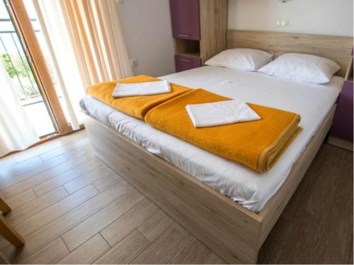 Cozy Starigrad Apartment for 4