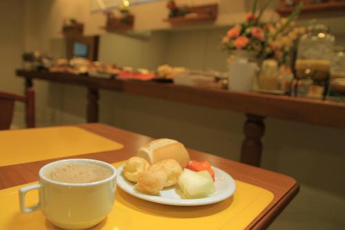 ホテルの敷地内または近くでの食事または食べ物
