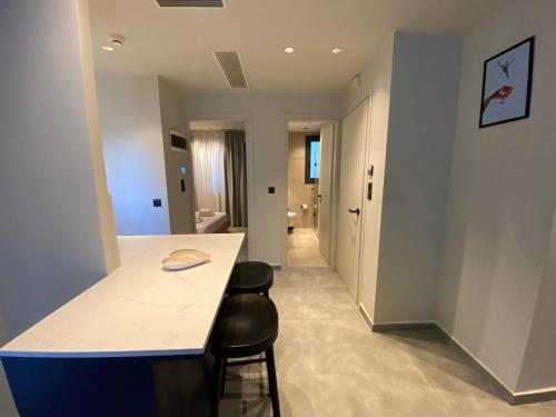 Tipsy Apt 501