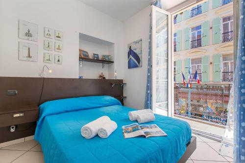 Super Central Apartment with Balcony - Happy Rentals