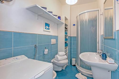 Super Central Apartment with Balcony - Happy Rentals