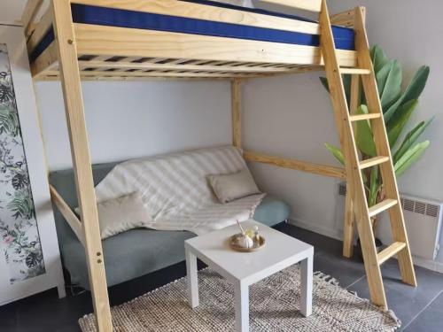 Centre Avignon - studio cosy avec clim - tout à pied