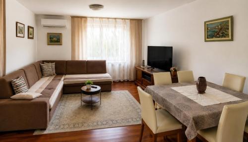 Sunny day -Arena Zagreb , 2 bathrooms, 102m²,