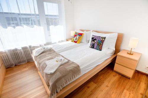 Urban Smart Living with balcony near Basel SBB & City Center - Special PICCO PICASSO 52 Apartment, up to 4 guests