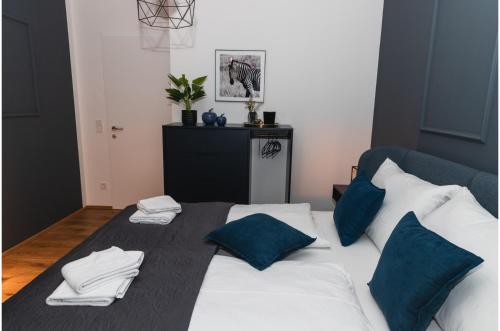 Great apartment with view and heated rooftop Pool