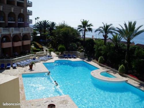 2 rooms by the sea in Cannes La Bocca