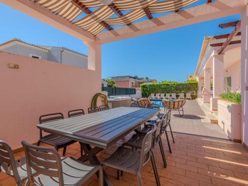 Villa V8 Bastos - VIP Properties by Interhome