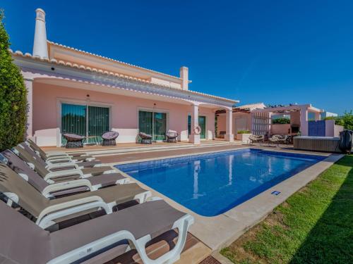 Villa V8 Bastos - VIP Properties by Interhome