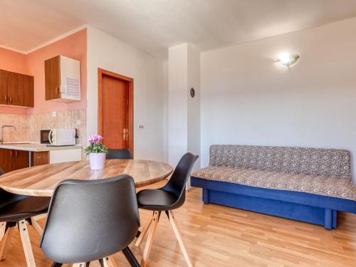 Apartment Nikol-3 by Interhome