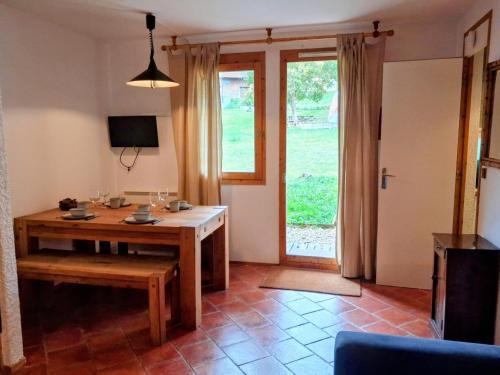 Appartement chaleureux près des pistes avec cheminée