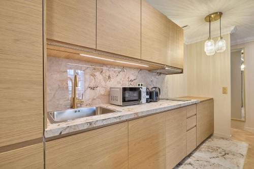 Elegant Apartment with AC - Center of Paris