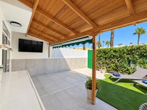 4br and 2 baths parking good location maspalomas