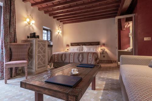 Monumental Hotel Yanguas Nazari Palace