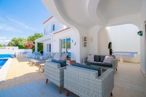 66 ADM Clara - Beautifully Renovated Villa