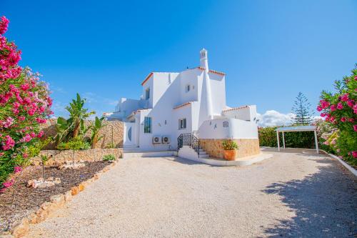 66 ADM Clara - Beautifully Renovated Villa