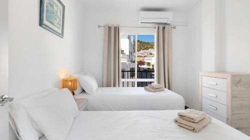 Modern Apartment with Sea View close to the Center