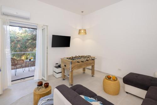 Villa Sea Darling Supetar Brač with private pool near centre