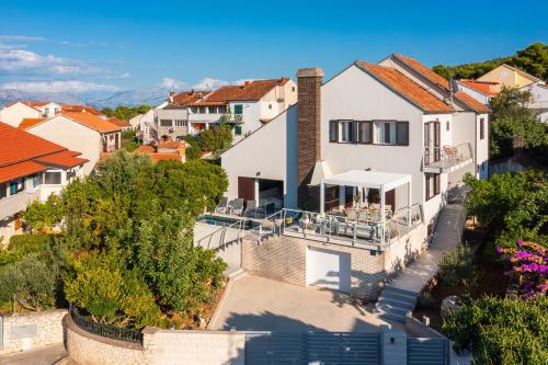 Villa Sea Darling Supetar Brač with private pool near centre