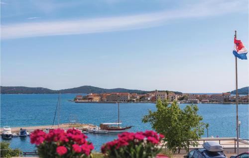 Three-Bedroom Apartment In Sibenik