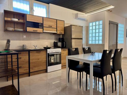 Nefele - Athens Airport Home