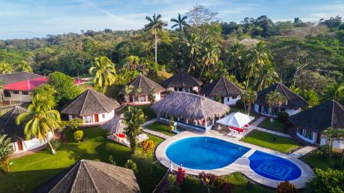 Bazén v ubytování Hotel Maribu Caribe nebo v jeho okolí