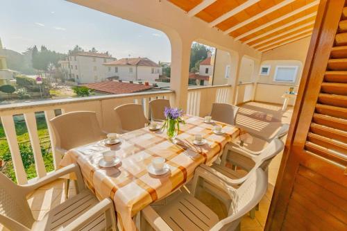 Apartments with parking space Medulin - 27724