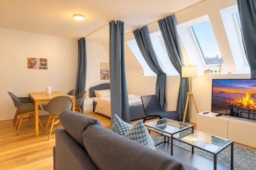 Luxury 3-room penthouse with AC and deck Praterstern