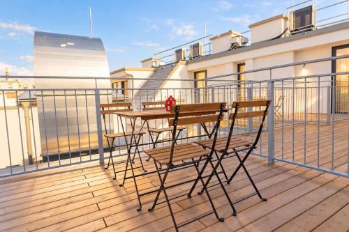 Luxury 3-room penthouse with AC and deck Praterstern