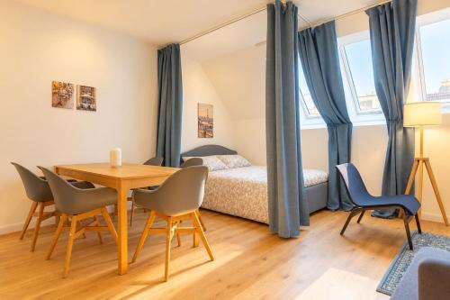 Luxury 3-room penthouse with AC and deck Praterstern