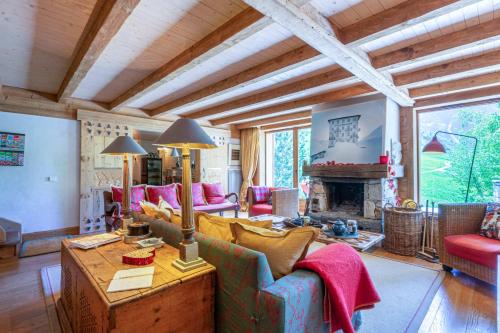 Stunning Duplex with Panoramic Views ski in ski out