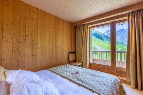 Stunning Duplex with Panoramic Views ski in ski out