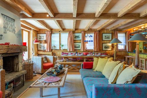 Stunning Duplex with Panoramic Views ski in ski out