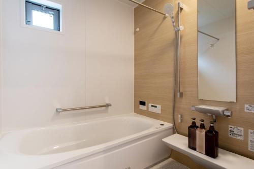 New open 岸里玉出 Maison Le Jaune 玉子心斋桥道顿崛电车直达