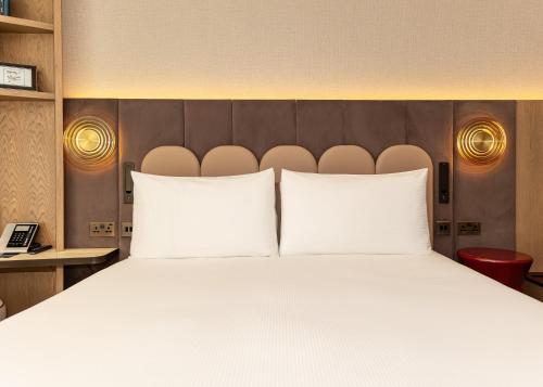 Deluxe Tower King Room