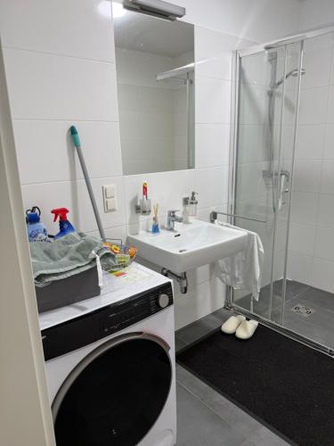 Nima's Modern Apartment