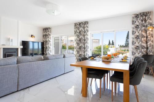 #221 Family Villa with Private Pool in Albufeira