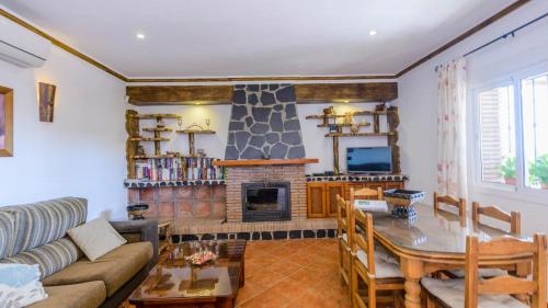 Villa Angelyn Nerja by Ruralidays
