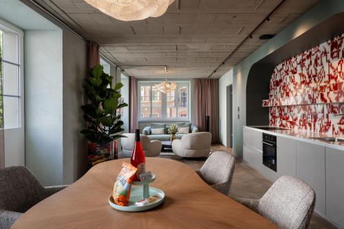 ODA Suites - self check-in apartments, old town