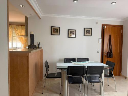 Apartamento de 2 habitaciones y balcon cerca de la playa