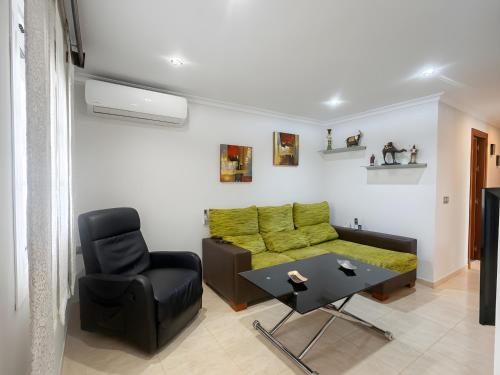 Apartamento de 2 habitaciones y balcon cerca de la playa