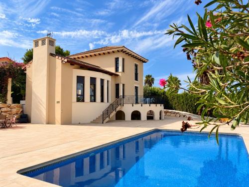 Luxury villa pool&beach paradise
