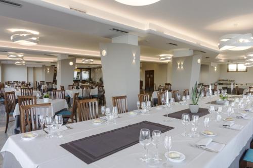 Restaurace v ubytování Hotel Meridiano
