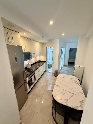 Modern townhouse & jacuzzi SilHouse Nerja