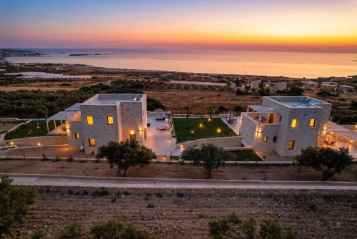 Actea Villas - "Free" Heated Pools - Holiways Collection