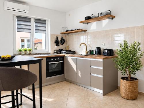 ULA LA - Stylish Boutique Apartment & Free Private Parking