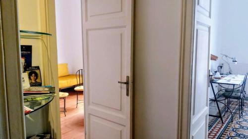 L'Atelier Vedi Napoli ai tuoi piedi