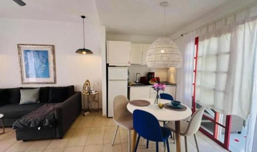 Charming Bungalow in Maspalomas with Shared Pool