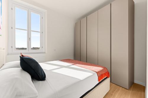 StayEasy Concordia - Skyline Penthouse, Downtown