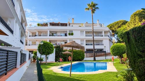 Elviria Beach Pool, Gardens & 5-Min Walk to the Beach