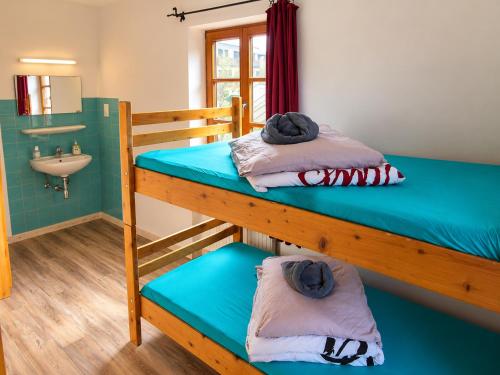 SnowBunnys BackPackers Hostel